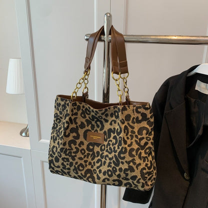 Sac cabas femme à imprimé léopard